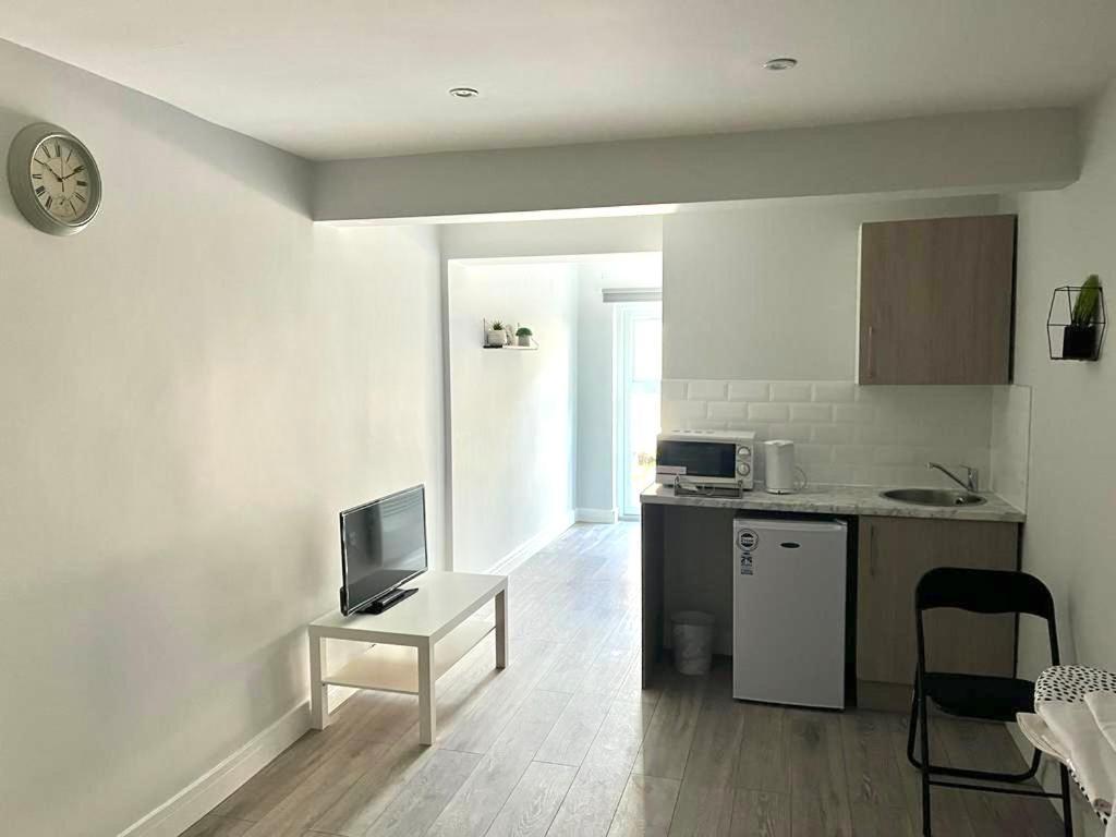 Southall Suites By Gh Stays Extérieur photo